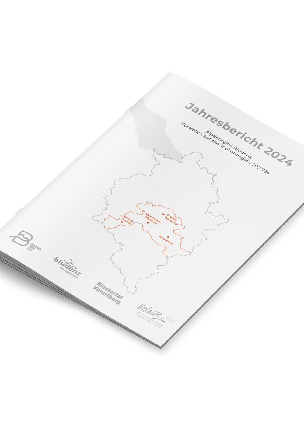 Corporate Publishing: Jahresbericht 2024 der Alpenregion Bludenz im klaren, minimalistischen Design – umgesetzt von teamwork Werbeagentur.