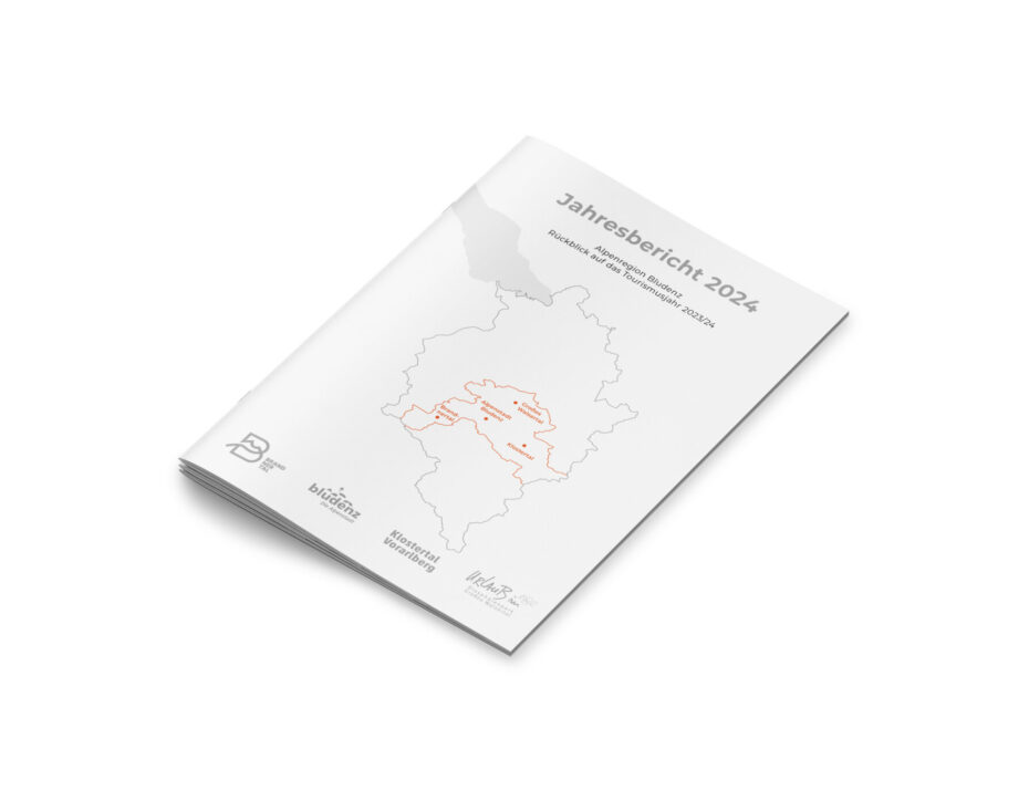 Corporate Publishing: Jahresbericht 2024 der Alpenregion Bludenz im klaren, minimalistischen Design – umgesetzt von teamwork Werbeagentur.